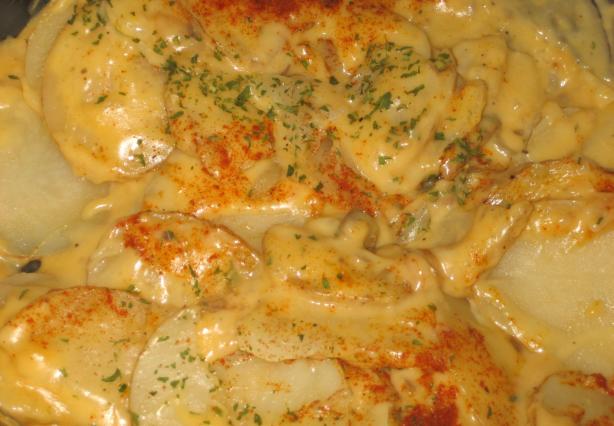 Microwave Scalloped Potatoes. Photo by livie