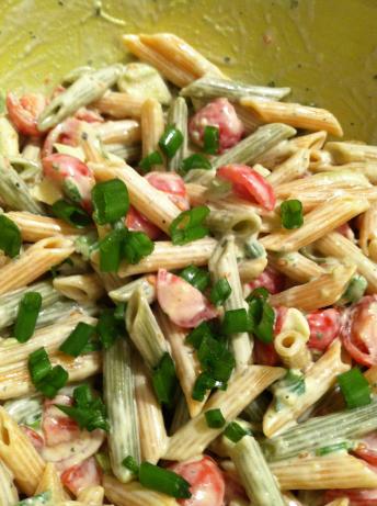 Weight Watchers Avocado and Tomato Pasta Salad. Photo by AlainaF