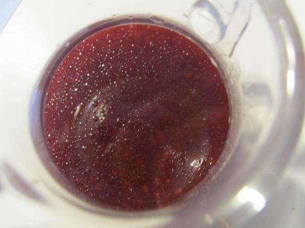 Raspberry Walnut Vinagrette Salad Dressing. Photo by christymarsh