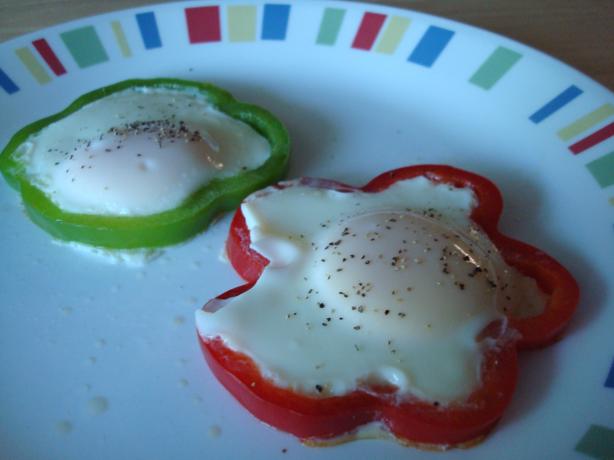Sunny Pepper Flower Eggs. Photo by Starrynews