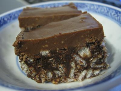 Chocolate Peanut Butter Crispy Squares (Vegan, Gluten-Free). Photo by Ravenhood