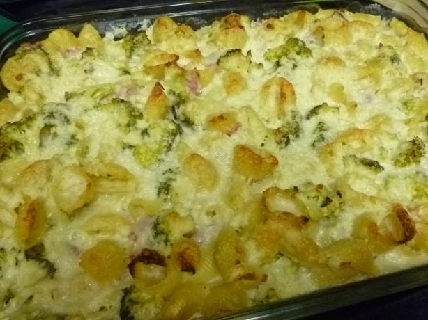 Baked Shells and Broccoli With Ham and Cheesy-Creamy Cauliflower. Photo by Ambervim