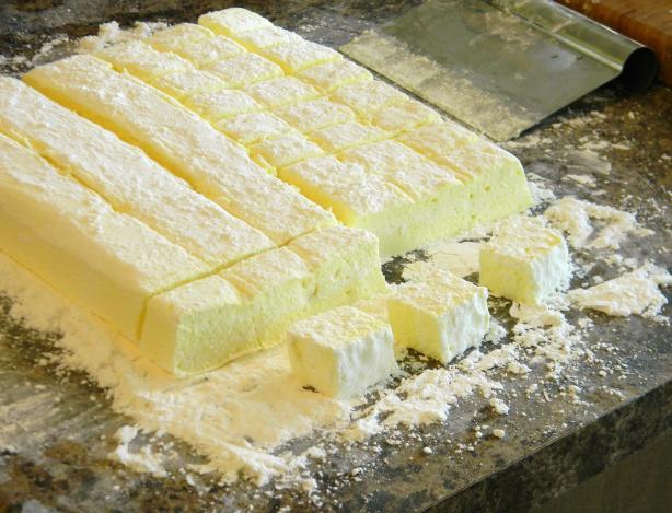 Eggless Citrus Marshmallows. Photo by WhiskingWings