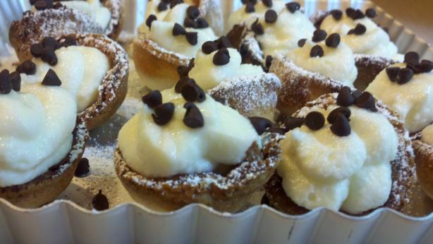 Mini Cannoli Cream Cups....yummmmm. Photo by Cooks4_6