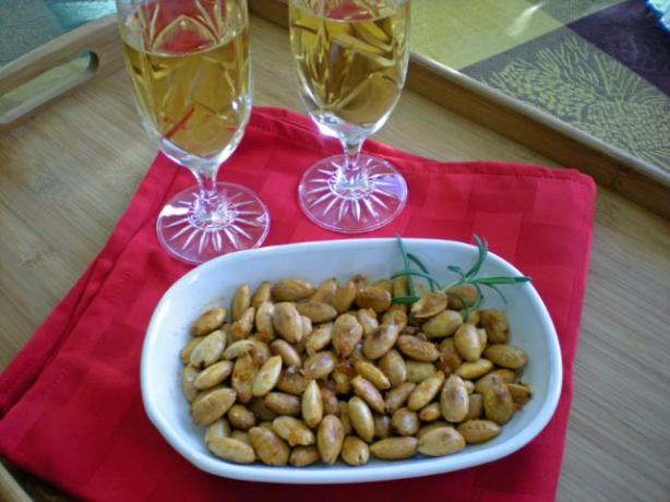 Paprika Spiced Spanish Almonds - Almendras Al Piment&ograve;n. Photo by gemini08
