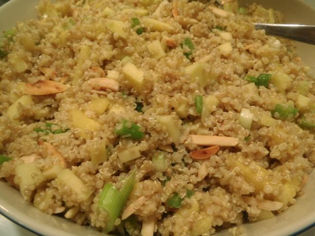 Quinoa Salad With Mangoes and Curry Dressing. Photo by Linky