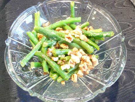 Sauteed Green Beans With Lemon and Walnuts. Photo by Mikekey