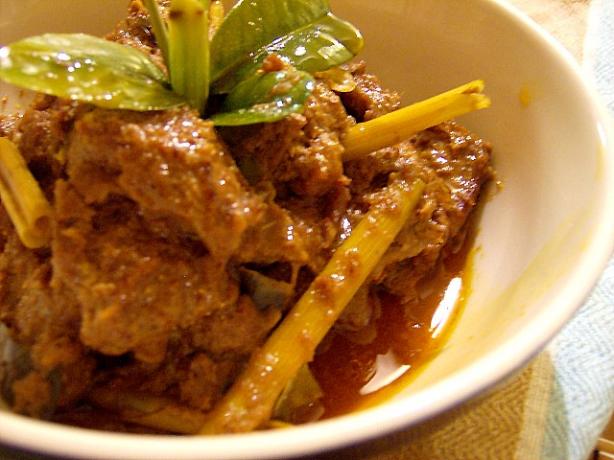 Spicey Beef in Coconut (Beef Rendang). Photo by annelitha