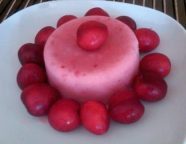 Cherry Ice Cream. Photo by FulanabintFulan