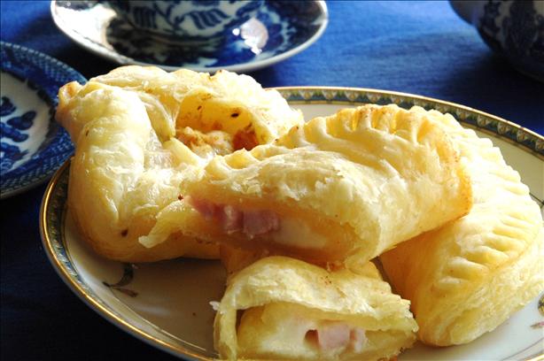 Ham & Parmesan Puff Bites. Photo by gourmetmomma