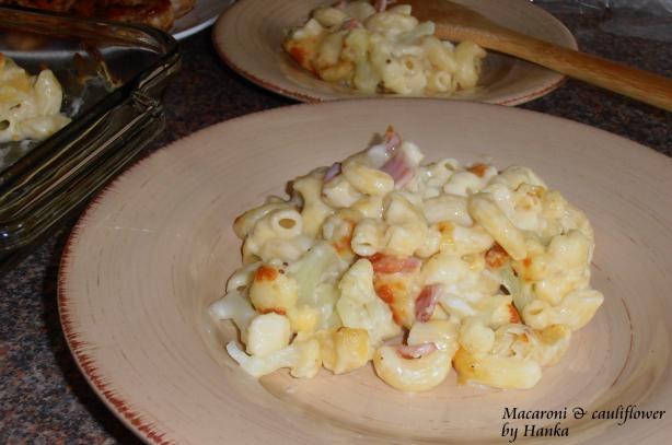 Macaroni and Cauliflower. Photo by Hanka