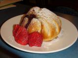 Baked Brie in Puff Pastry With Apricot or Raspberry Preserves. Photo by canthelpmyself