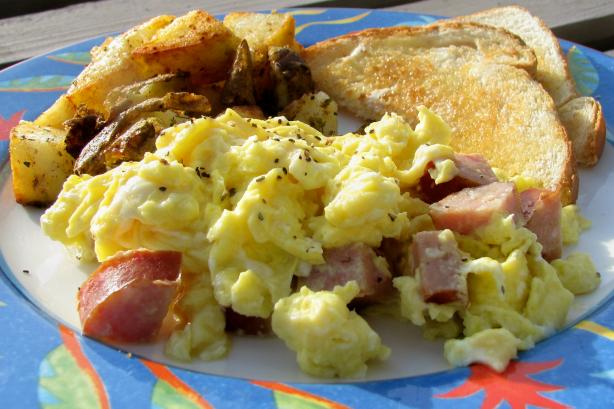Kielbasa and Eggs. Photo by lazyme