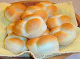 Easy Make-Ahead Cloverleaf Dinner Rolls