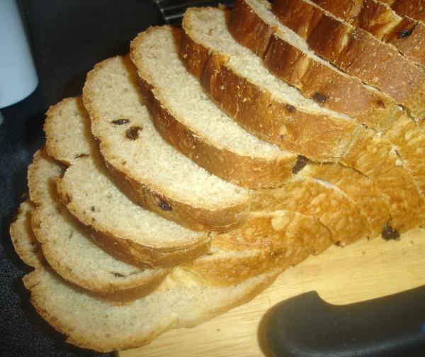 Oatmeal - Raisin Bread (ABM). Photo by truebrit