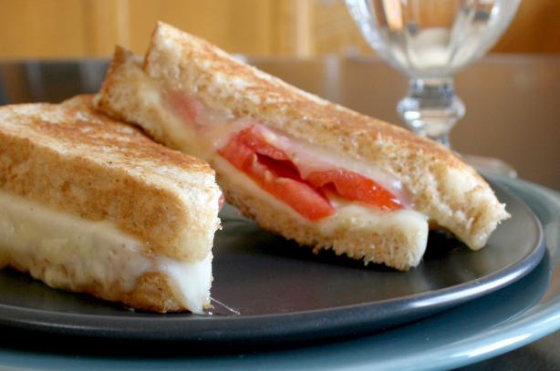 Grilled Cheese & Tomato Sandwich. Photo by Cookin-jo