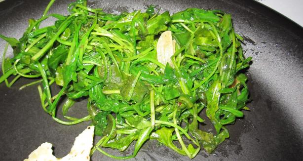 Sauteed Baby Spinach and Garlic. Photo by Katanashrp