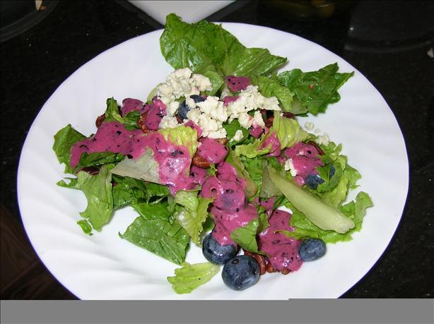 Nantucket Bleu Spinach Salad. Photo by Sherri35