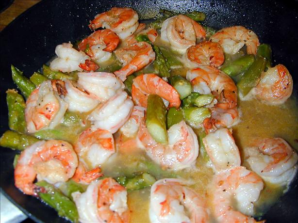 garlic shrimp with asparagus. Photo by Barb Gertz