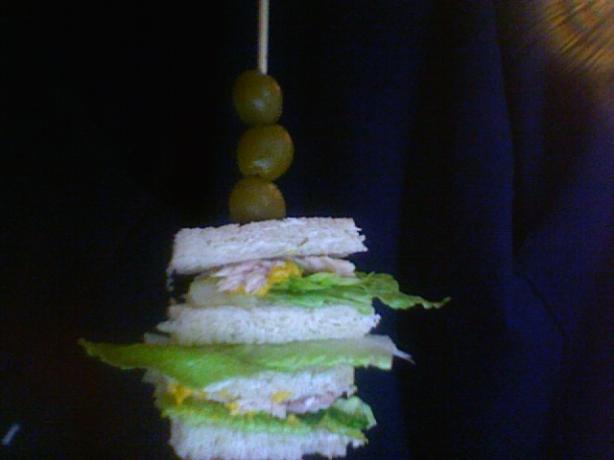 Linda's Tuna and Olive Sandwich (Sandwiches) or Finger Rolls. Photo by DandiOli