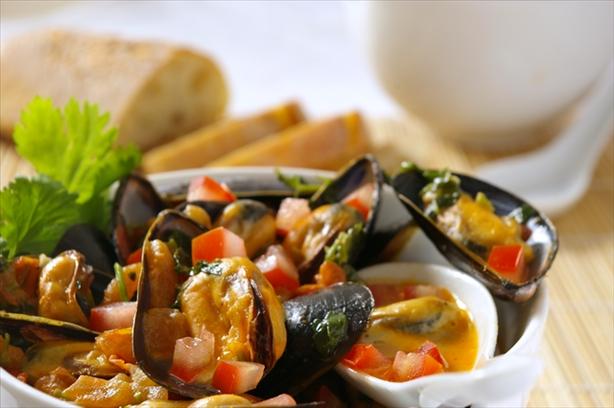Thai Curry Mussels. Photo by Thorsten
