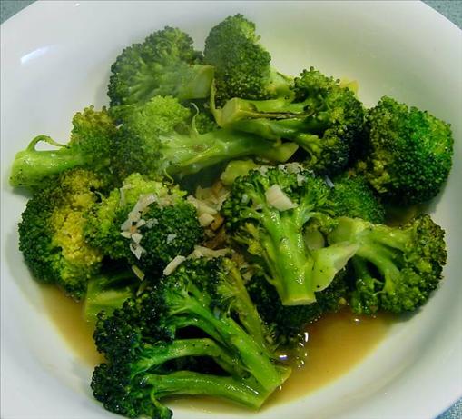 Braised Broccoli with Garlic, Anchovies & Wine. Photo by JustJanS