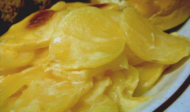 Potatoes Au Gratin. Photo by VickyJ
