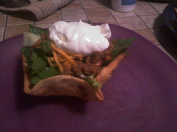 How to Make Baked Taco Salad Shell Bowls. Photo by deborah.junger