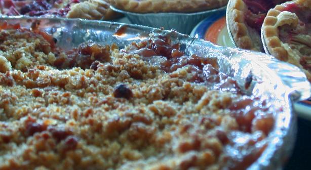 Apple Rhubarb Crumble. Photo by ronanlouise
