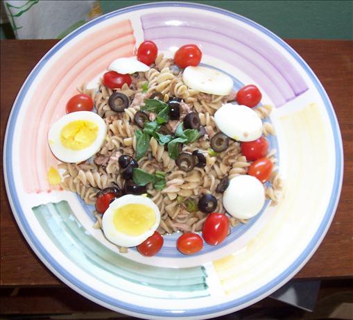 Tuna & Pasta Salad. Photo by ladypit