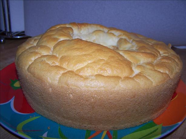 Lemon Chiffon Cake. Photo by ladypit