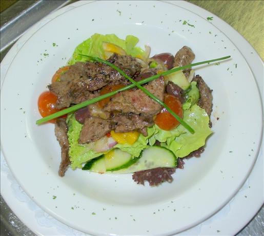 Thai Beef Salad. Photo by An_Net