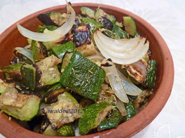 roasted zucchini with thyme. Photo by awalde