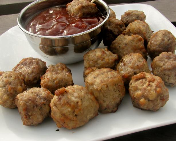Your Basic Meatballs. Photo by lazyme