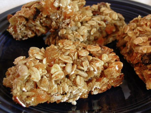 Fruity Granola Energy Bars. Photo by justcallmetoni