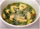 Tortellini Spinach Soup. Photo by Pismo