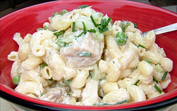 Simple Tuna Pasta Salad. Photo by PanNan