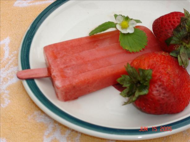 Quick Berry Popsicles. Photo by lets.eat