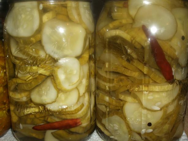 Mondo's Hot & Spicy Pickles. Photo by LCinVa