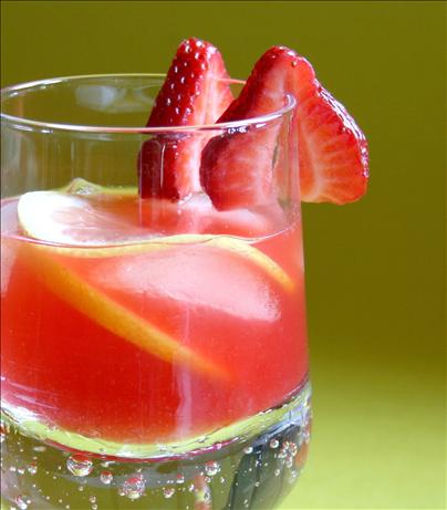 Strawberry Lemonade Concentrate, Bottled. Photo by Cookin-jo