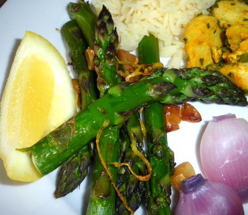 Roasted Asparagus With Lemon. Photo by Bergy