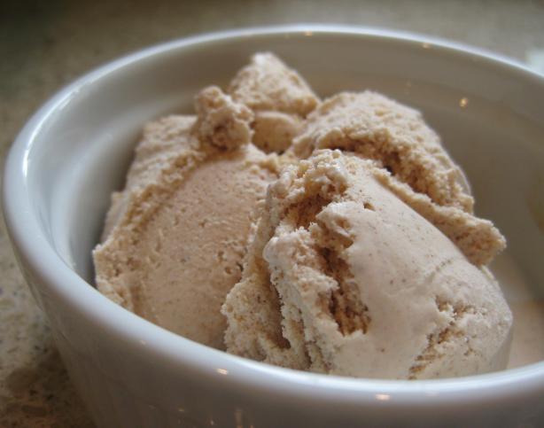 Cinnamon Ice Cream (for electric ice cream machine). Photo by St. Louie Suzie