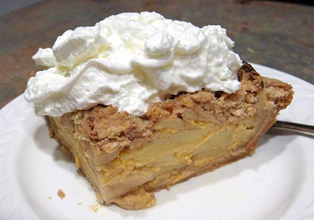 Cheddar Crumble Apple Pie. Photo by Derf