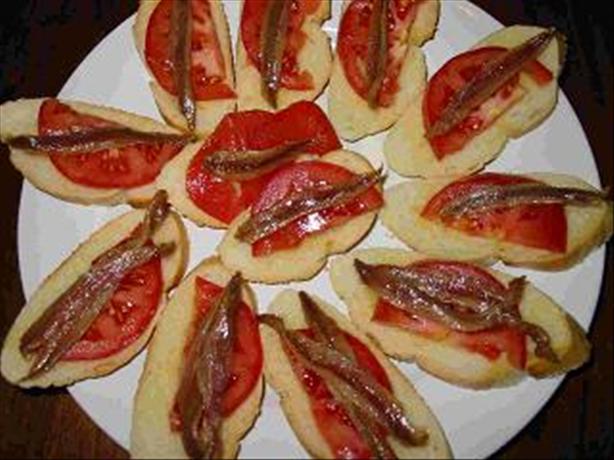 Canapes de Anchoa (Anchovy Canapes). Photo by canarygirl