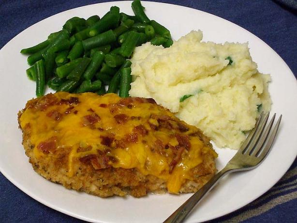 Cheddar Cheese Chicken with Bacon. Photo by VickyJ