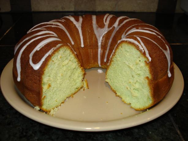 Pistachio Bundt Cake. Photo by browniepie
