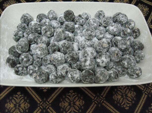 Tasty Snack Ball Things (vegan!). Photo by Enjolinfam