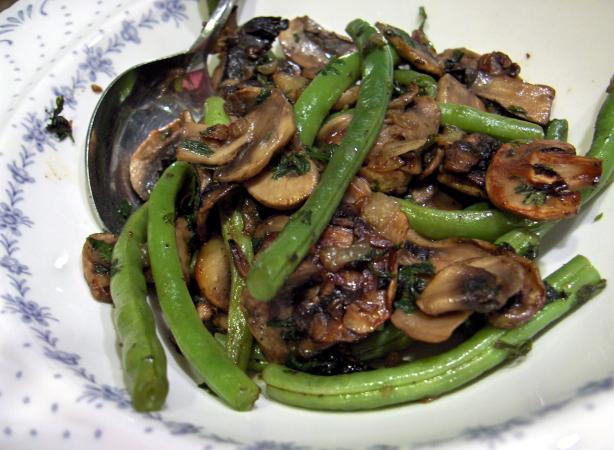 Green Beans With Mushrooms. Photo by Derf
