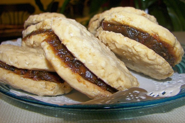 Date Filled Oatmeal Cookies. Photo by Baby Kato