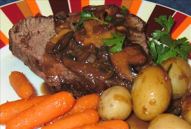 Roast Fillet of Beef with Mushroom-Tarragon Sauce. Photo by PanNan
